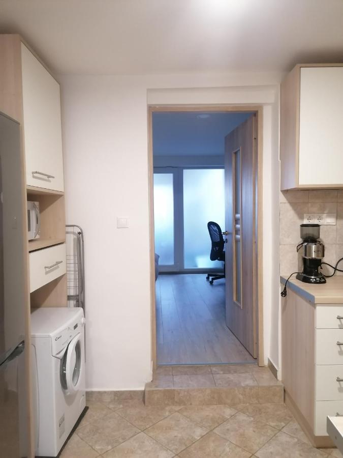 Ujkapu Sunshine Apartments Győr Exterior foto